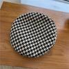 Шикарный и модный женский берет, японский минималистичный дизайн, повседневный клетчатый узор, черно-белые цвета