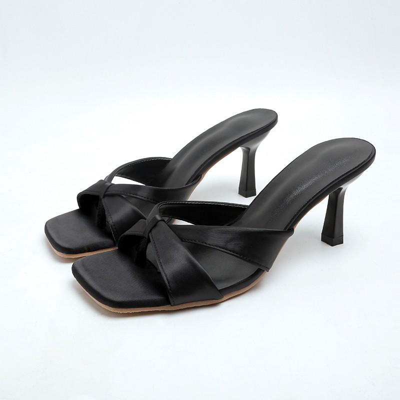 Мода 2024 года, женские новые тапочки, сексуальные кожаные туфли с красным бантом на римском каблуке-шпильке, элегантные атласные туфли с квадратным носком, женские туфли Zapatillas