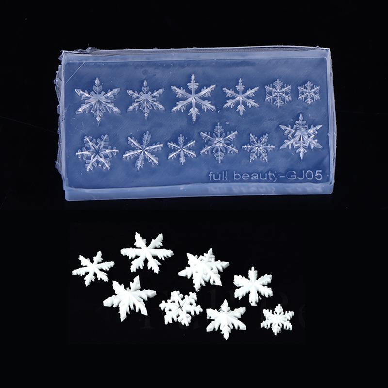 1PCS 3D Embossed Soft Stamping Plate Reusable DIY Gel Stencils for Christmas Carving Winter Snowflake Silicone Nail Art Mold