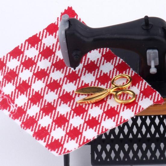 1:12 миниатюрных деревянных швейных машин, набор с нитками, ножницами, аксессуары, декор для кукольного домика, миниатюрная мебель, детские игрушки