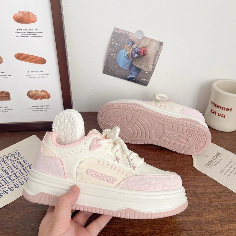 Высококачественные белые туфли на толстой подошве для женщин, весна 2025, новые шикарные нишевые туфли в корейском стиле с низким верхом, дышащие студенческие туфли для сноуборда