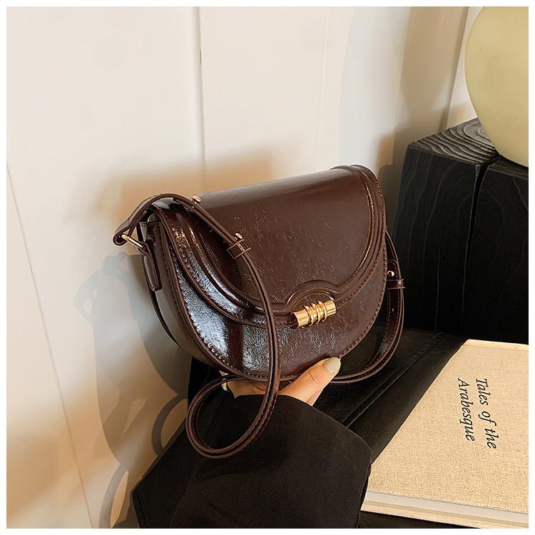 Ielgy Korean Niche Underarm Bag Retro Saddle Bag High-End Fashion Crossbody