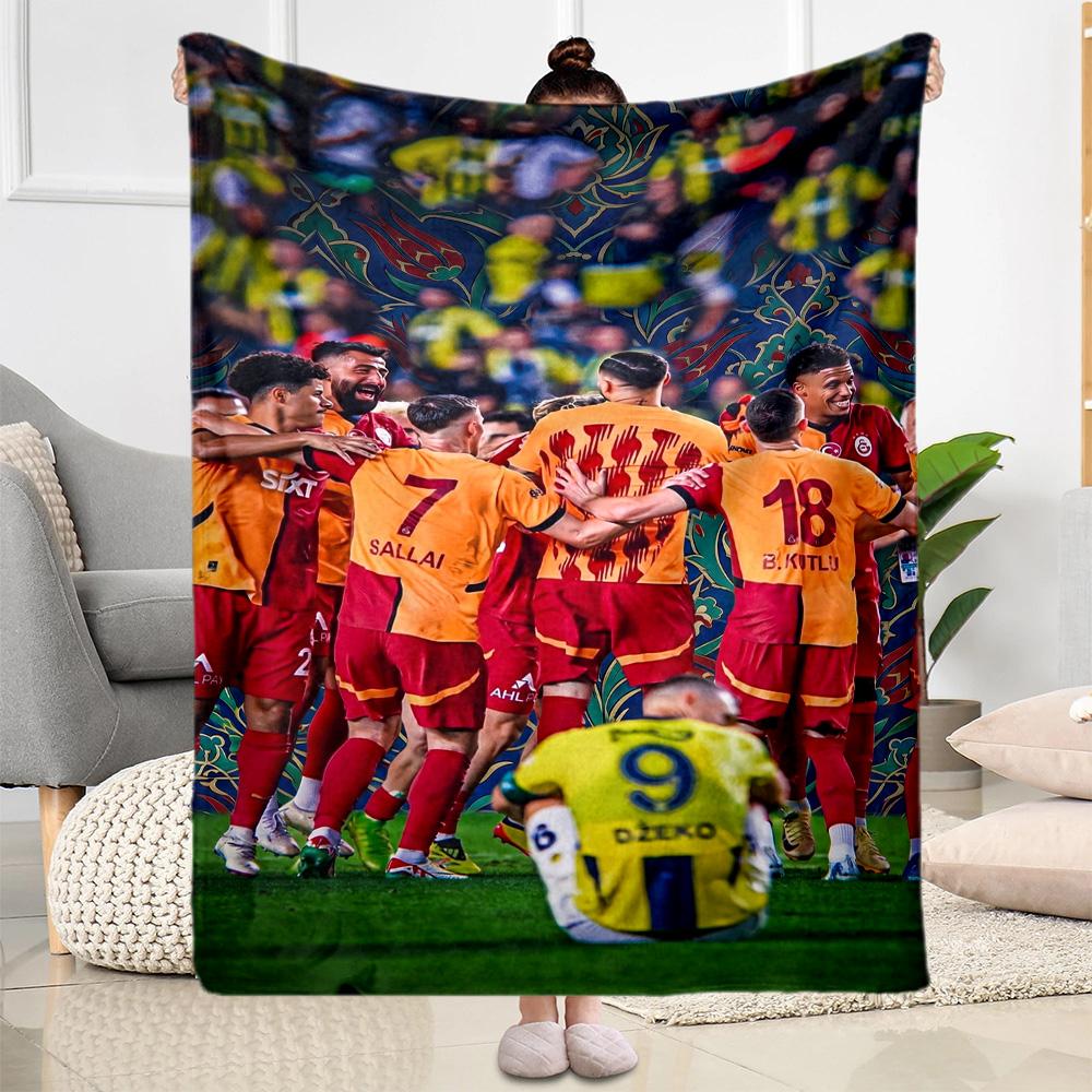 Galatasaray 144 Blanket Ultra-Soft Great for Livingroom Picnics Bedding for All Occasions Playful Design Perfect Gift for Relatives and Friends