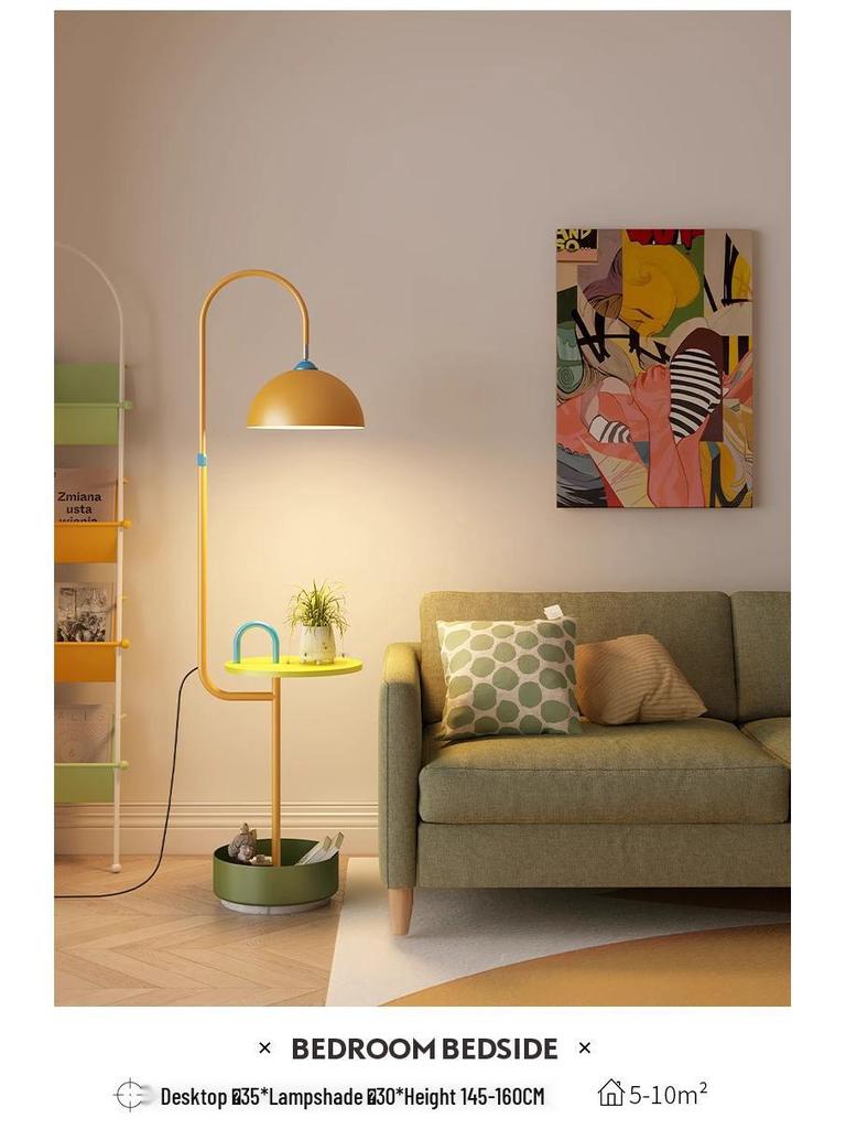 Мемфис Торшер: Стильная гостиная, диван и лампа для детской комнаты со встроенным хранилищем и функцией журнального столика