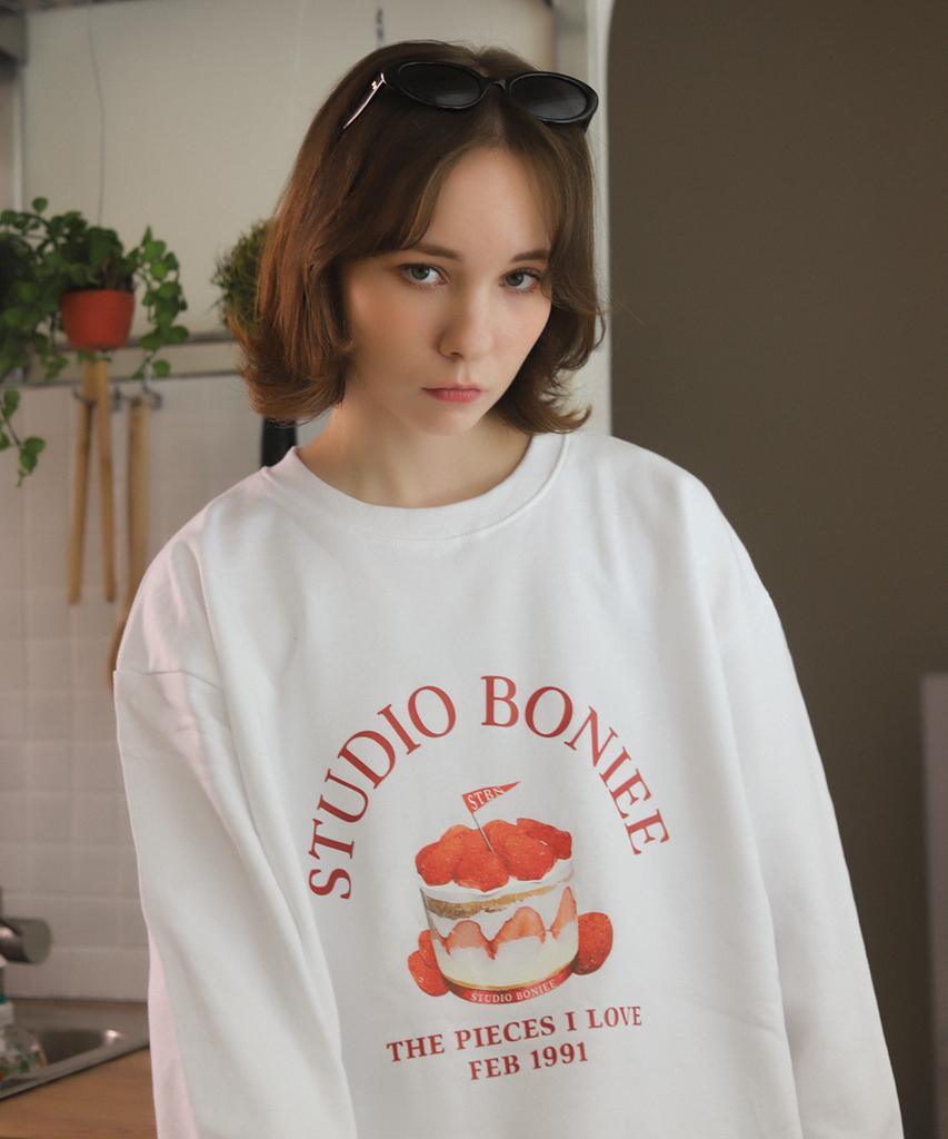 BONIEE [Fleece Lined] Strawberry Cake Collage Logo Graphic Oversized Sweatshirt White