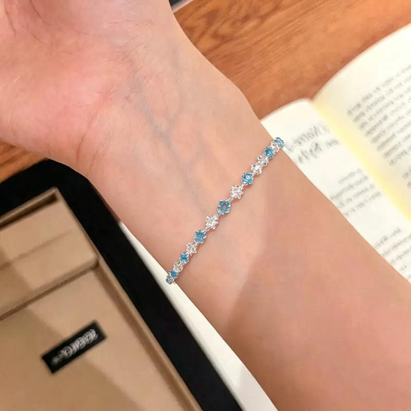 Elegant Light Blue Zircon Hand Chain Women Minimalist Geometric Stackable Jewelry Dainty Luxury Accessory