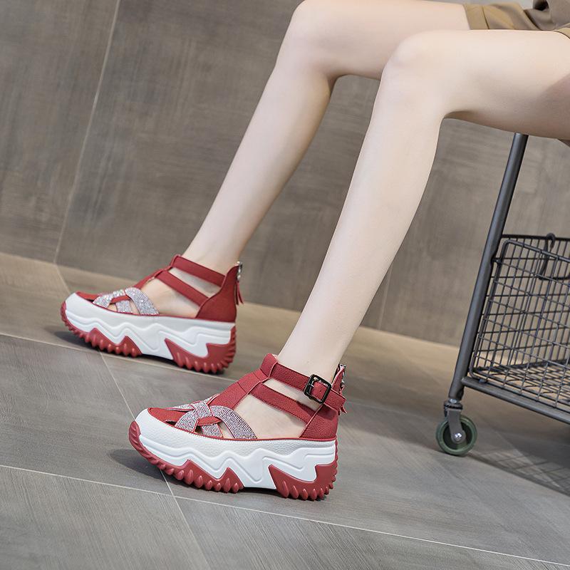 Универсальные сандалии с толстой подошвой, удобные, с вырезами, 2024, новые, модные, мягкие, клейкие, простые, дышащие, летние, повседневные туфли