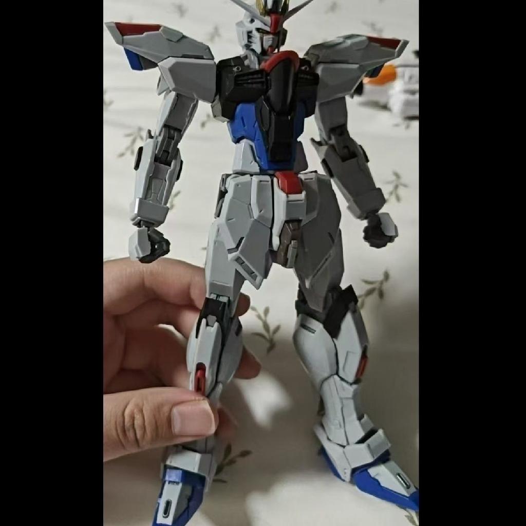 Новый Sv Модель 1/100 Mg Freedom Сборные Модели Наборы Zgmf-X10a Mb Пластиковый Каркас Наборы Аниме Фигурка Действия Робот Пластиковая Модель