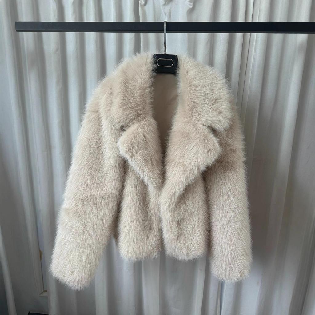 Women's Lapel Collar Long Sleeve Faux Fur Coat Loose Fit Casual Winter Short Jacket