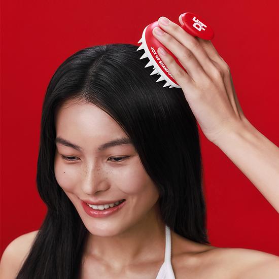 DR.FORHAIR Отшелушивающий шампунь-щетка для кожи головы