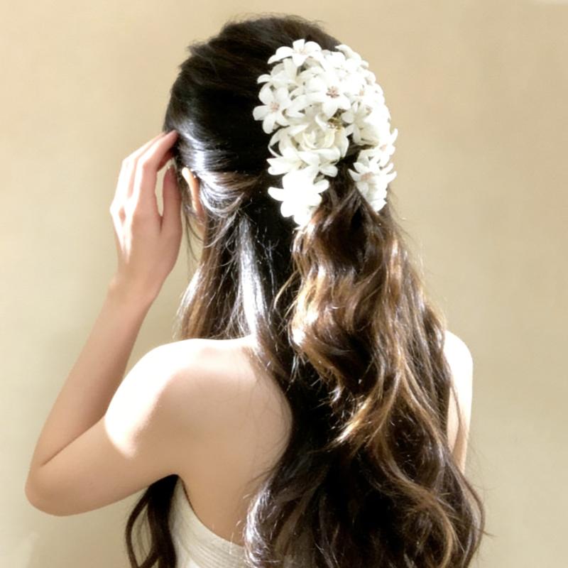 Solid Color Acrylic Hair Claw with Floral Design Perfect for Beach Vacations