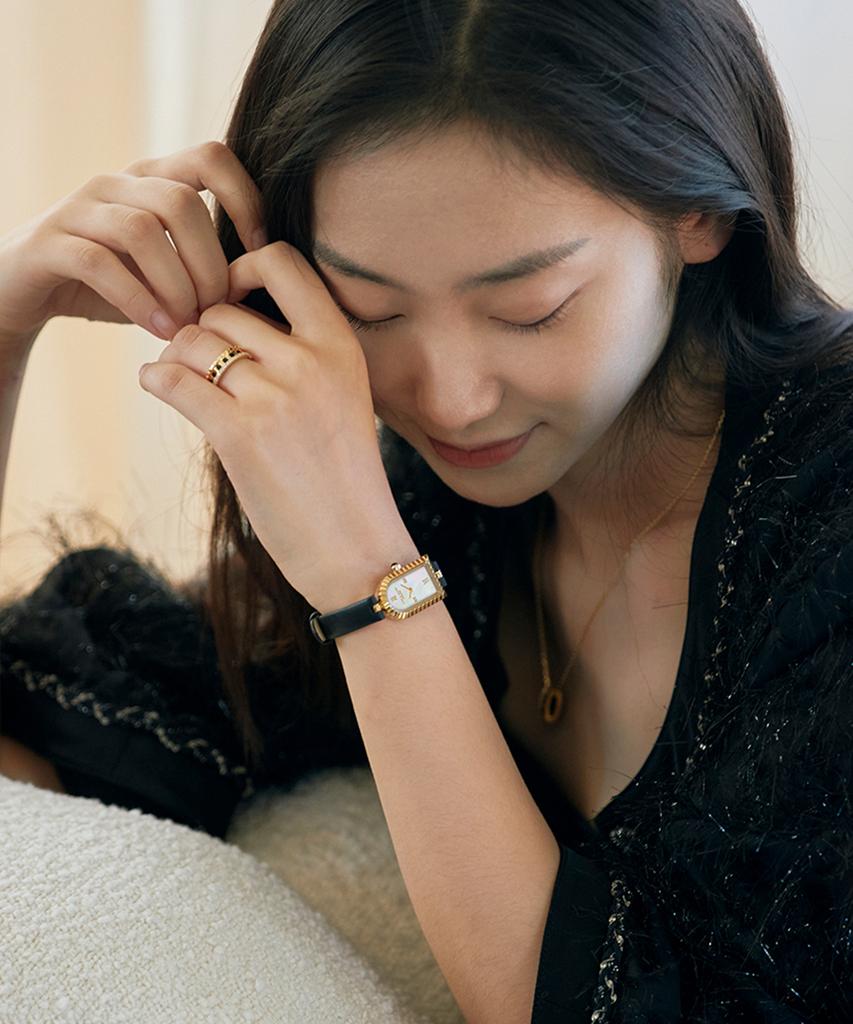 Lollalojeu Arch Mother-Of-Pearl Black Leather Strap Women'S Wristwatch