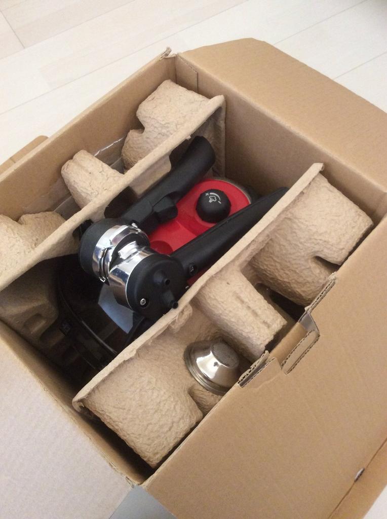 Кофемашина DeLonghi Red Espresso/Cappuccino EC200N-R