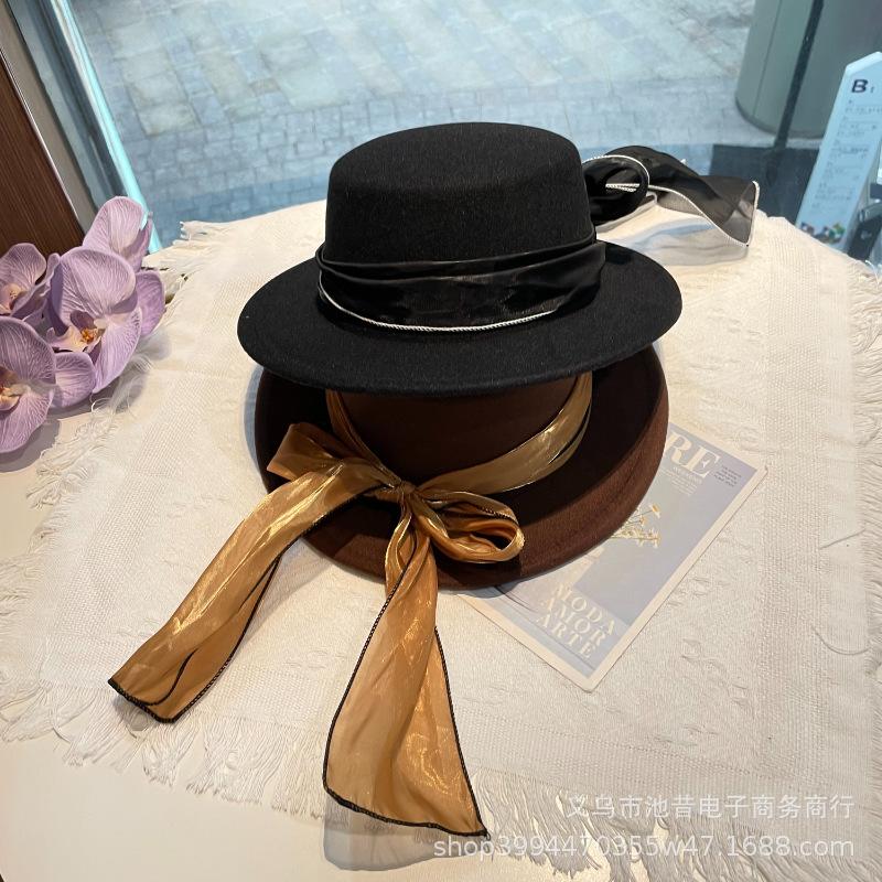 French retro woolen flat top top hat, satin strap, flat brim small brim hat, elegant Hepburn woolen felt hat for women in autumn and winter