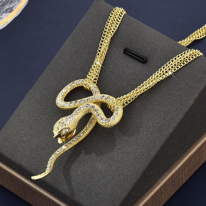 Unique Stylish Snake Design Necklace In Gold And Silver For Trendy Unisex Jewelry Lovers