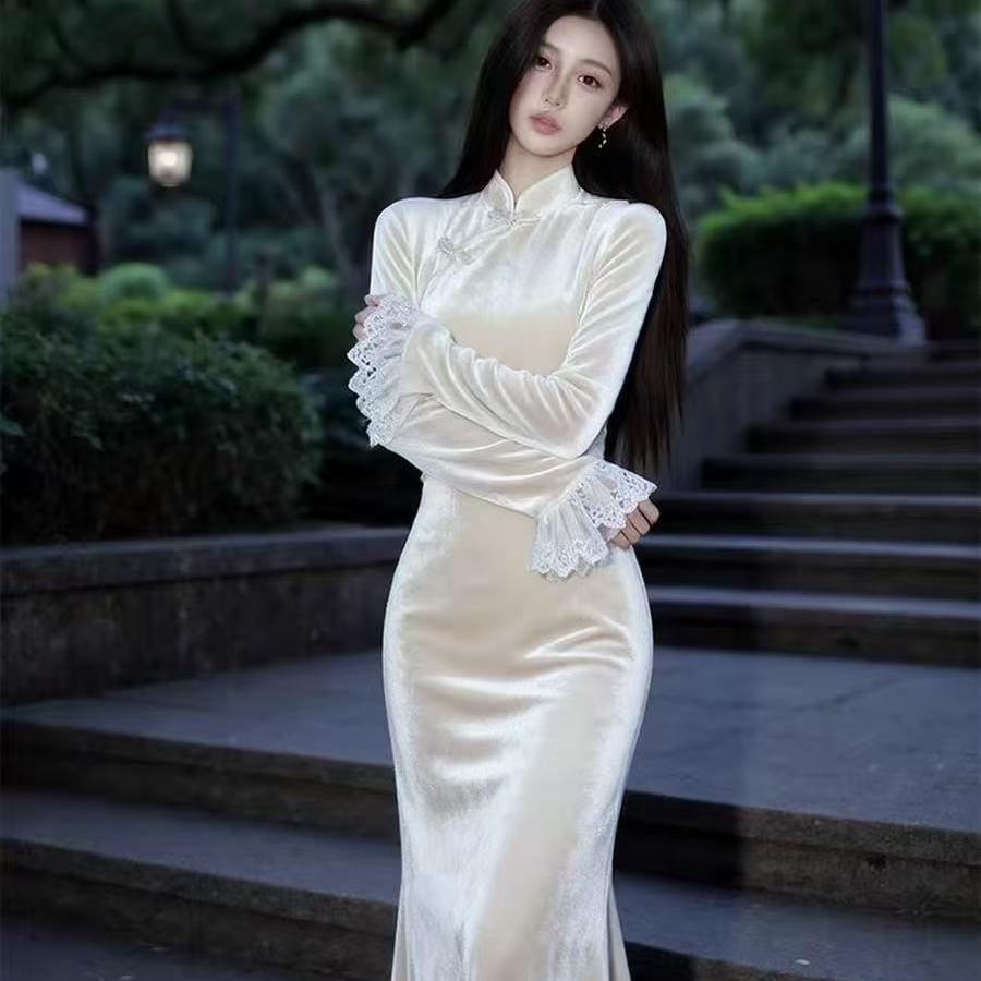 Elegant Waist-Cinched New Chinese Style Velvet Dress - Autumn/Winter 2025