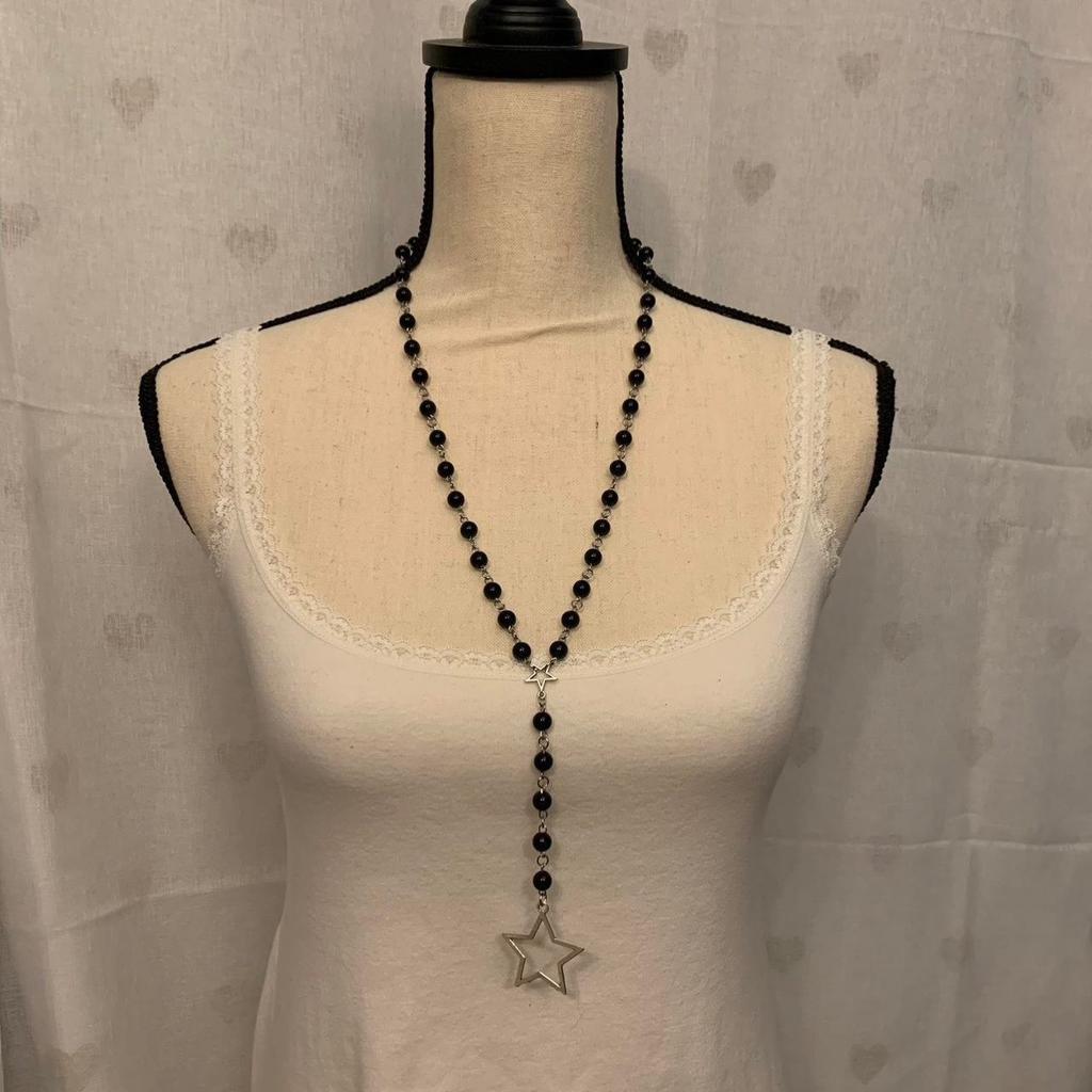 Delicate Black Bead Necklace Gothic Style Star Pendant Sweater Chain Dazzling Jewelry Versatile for Women Daily and Party Occasions