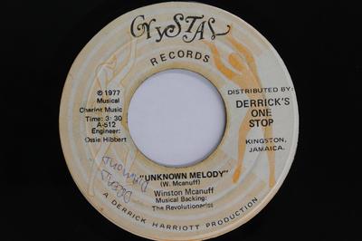 7-дюймовая пластинка WINSTON MCANUFF, REVOLUTIONARIES - Unknown Melody 512 CRYSTAL 1977 Ямайка Регги, Ска и Даб Б/у