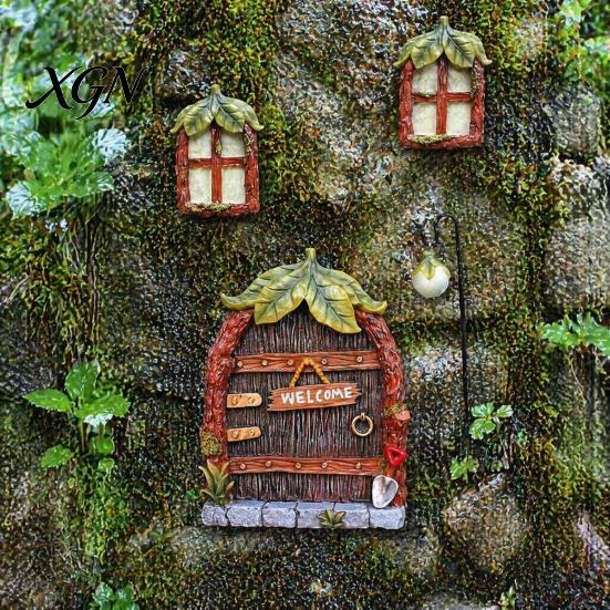 Waterproof Tree Trunk Decor 1 Set Fairy Door Windows And Lamp, Garden Accessories, Miniature Outdoor House Glow in The Dark Gnome for Yard Decoration