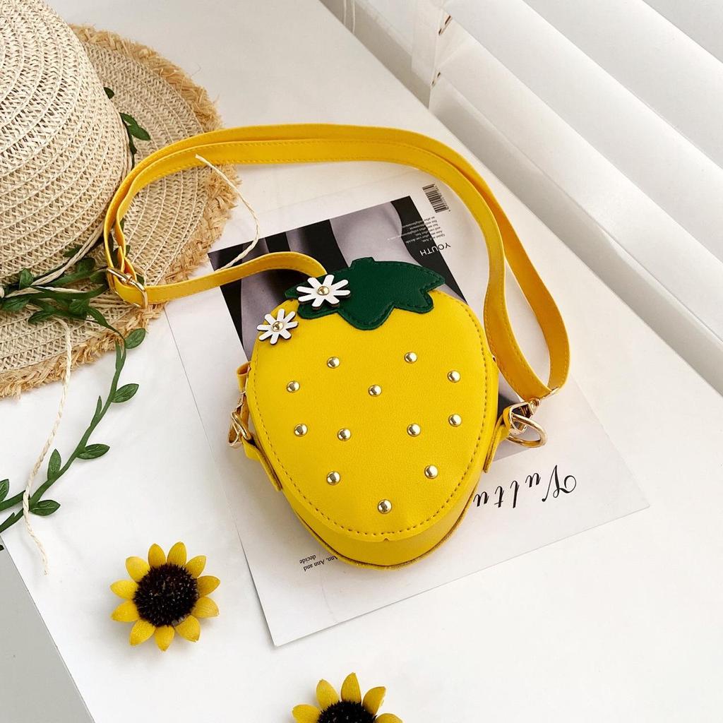 Летняя корейская сумка через плечо для девочек 2025 года - Милый клубничный модный аксессуар для маленьких девочек