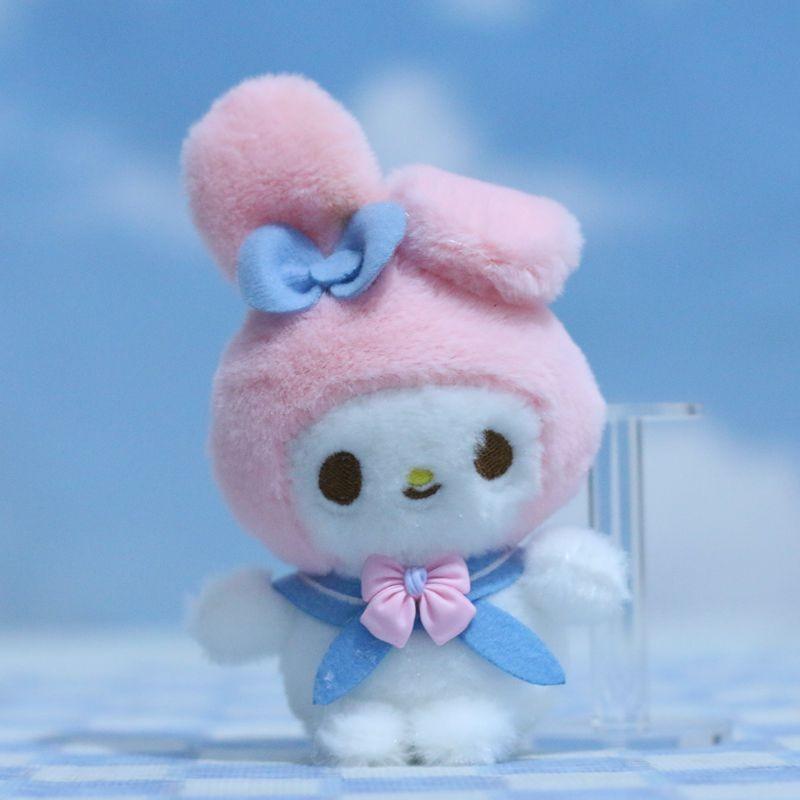 Очаровательная плюшевая игрушка-брелок Sanrio Kuromi Melody Cinnamoroll в мультяшном стиле.