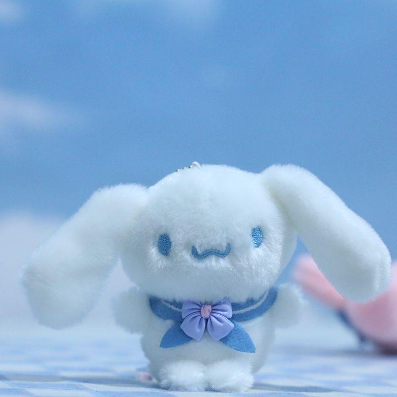 Очаровательная плюшевая игрушка-брелок Sanrio Kuromi Melody Cinnamoroll в мультяшном стиле.