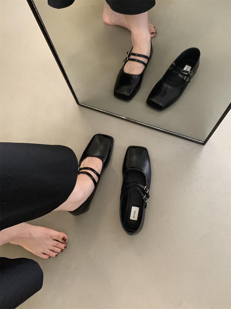 French Silver Single Shoes Women's Flat Bottom 2025 Spring and Autumn New Temperament Fairy Commuting Square Head Light Mouth Mary Jane Shoes