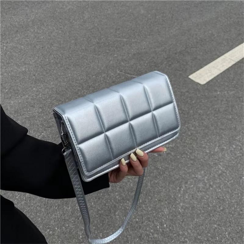 Однотонная сумка через плечо с цепочкой и клапаном, женские сумки, вышитые клетчатые сумки через плечо