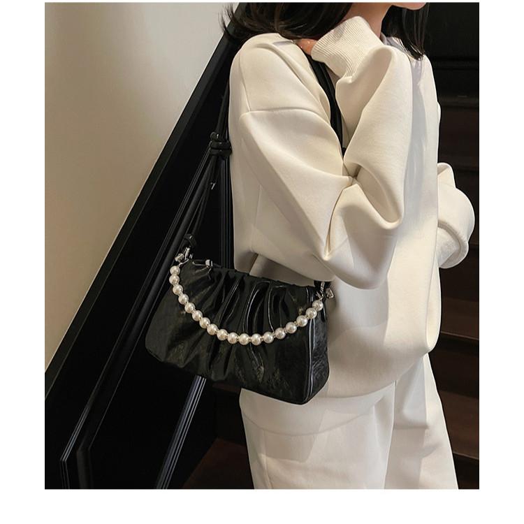 IELGY Spring Summer Fashion Chain Messenger Bag Ladies Pleated Cloud Bag
