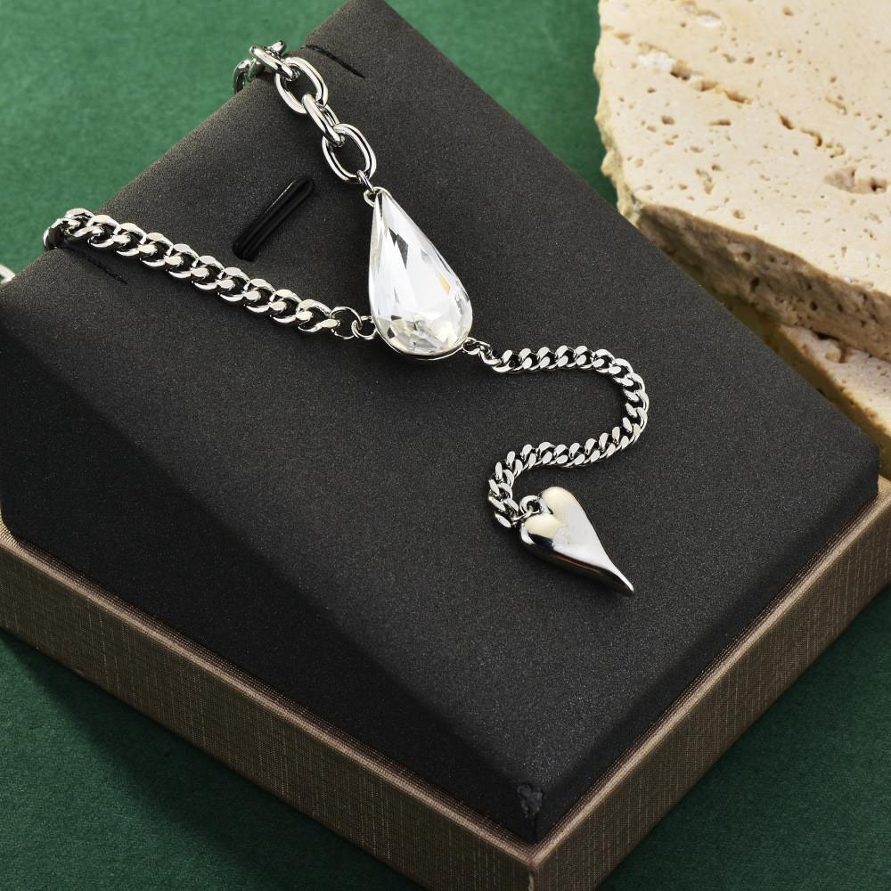 Elegant Water Drop Crystal Chain Necklace For Women Versatile Stylish Jewelry Piece