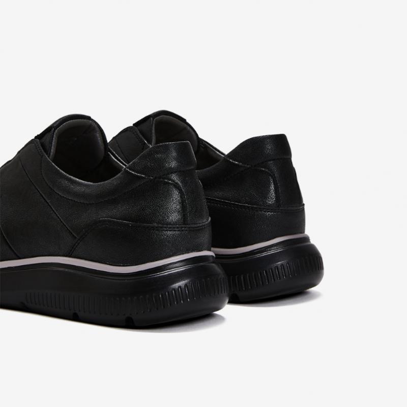 Young Age Men Lightweight Daily Casual Shoes Black