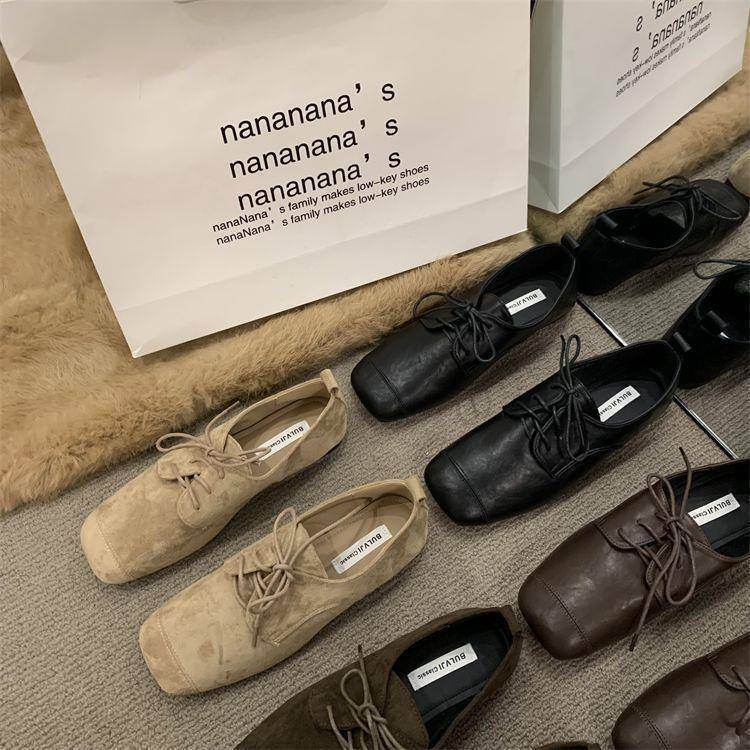 2025 новые корейские черные квадратный носок плоская подошва супермягкие удобные лоферы женские на шнуровке зарубежные универсальные маленькие кожаные туфли