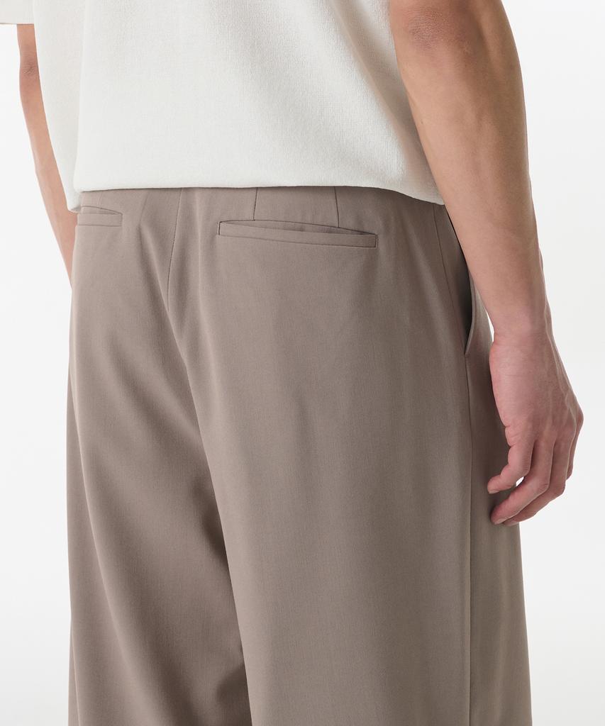 MUSINSA STANDARD One-Pleat Loose Tapered Hidden Banding Slacks [Grayish Beige]
