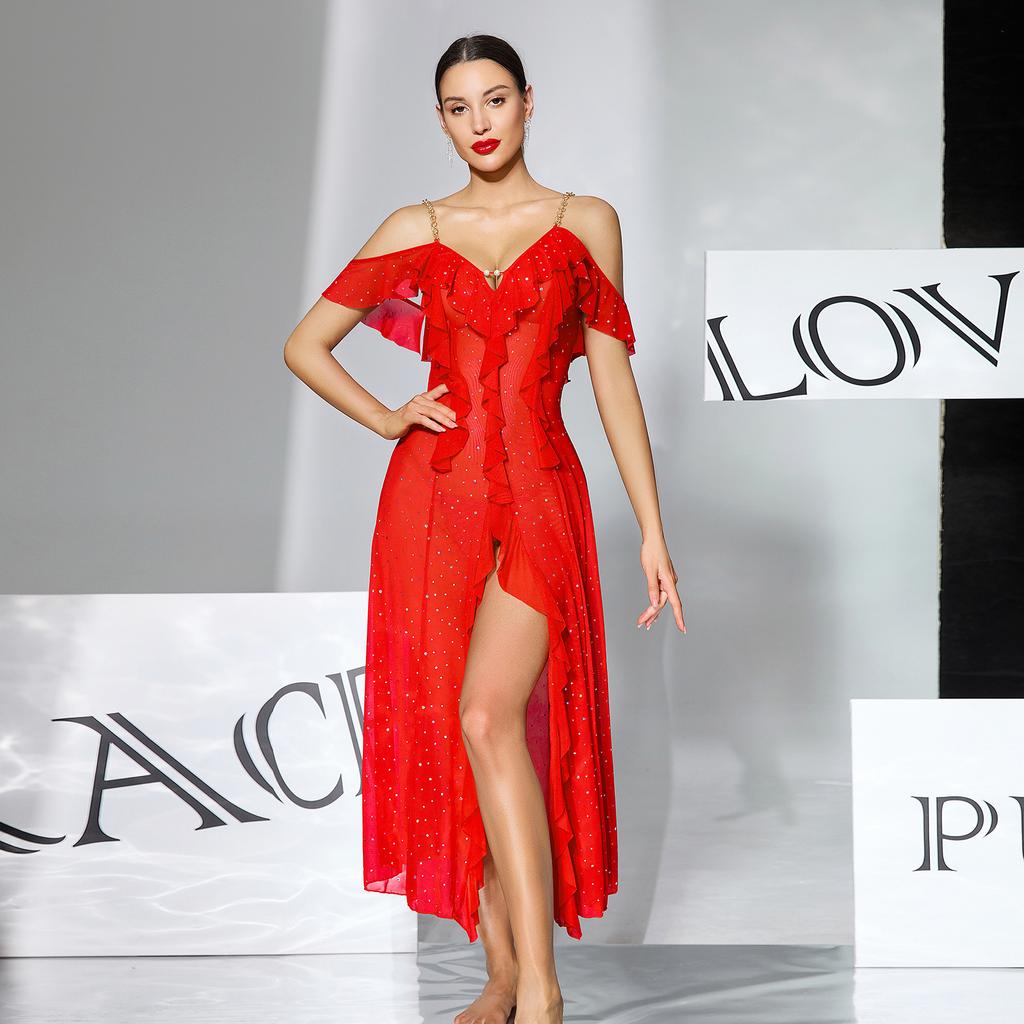 Женская ночная сорочка с открытыми плечами, рюшами, блестящая, с высоким разрезом, украшенная цепочкой, разноцветная, 1166. Шикарная, блестящая одежда для сна с модными акцентами-цепочками.