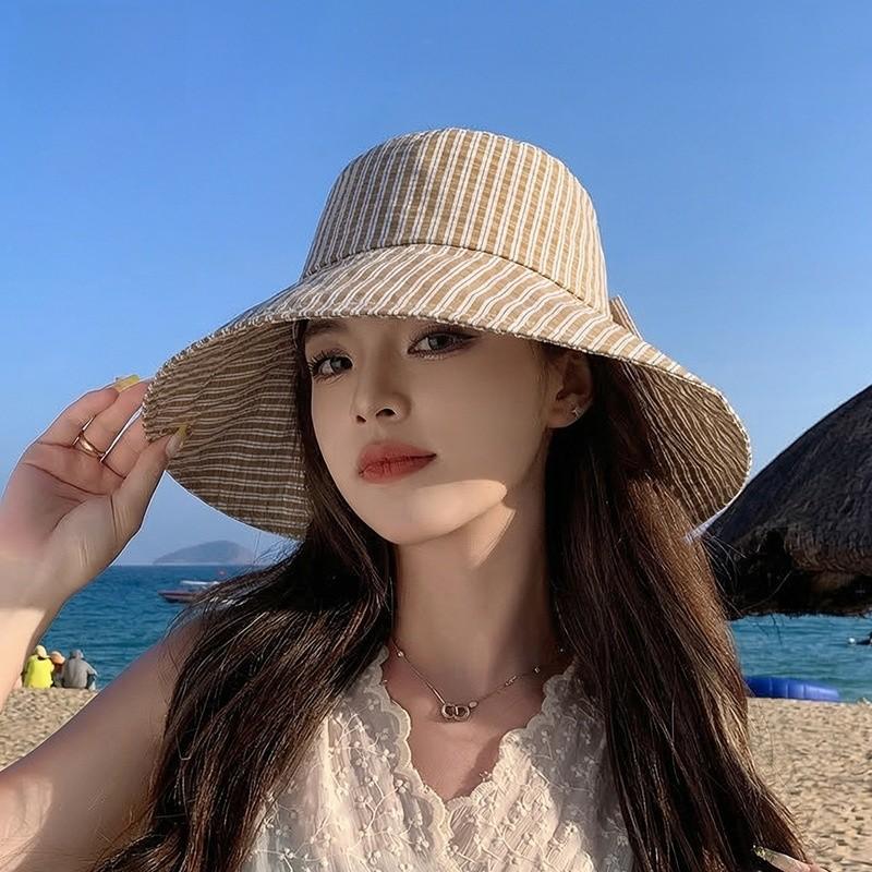 Стильная клетчатая шляпа от солнца с широкими полями для летней защиты от солнца на открытом воздухе