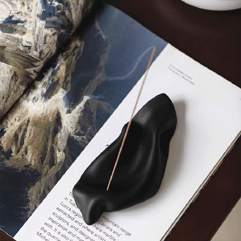 Resin Incense Burner Irregular Calming Aroma Storage Base Balck White Plate Portable Decoration Home Office Decor 7