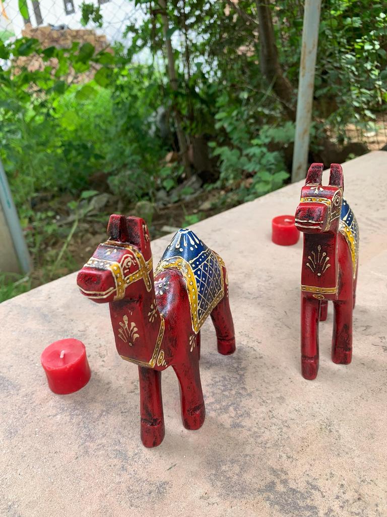 Набор деревянных верблюдов ручной работы: Раджастханский расписной декор стола