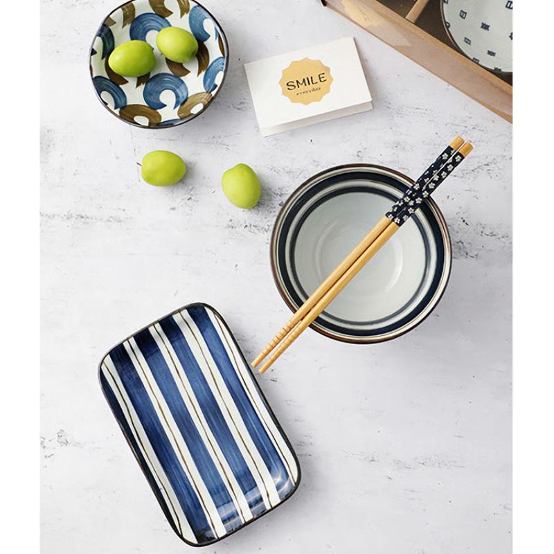 Наборы столовой посуды из сине-белого фарфора в японском стиле на одну персону для ужина включают миски, тарелку, палочки для еды, набор блюд, керамический подарочный набор из 6 предметов