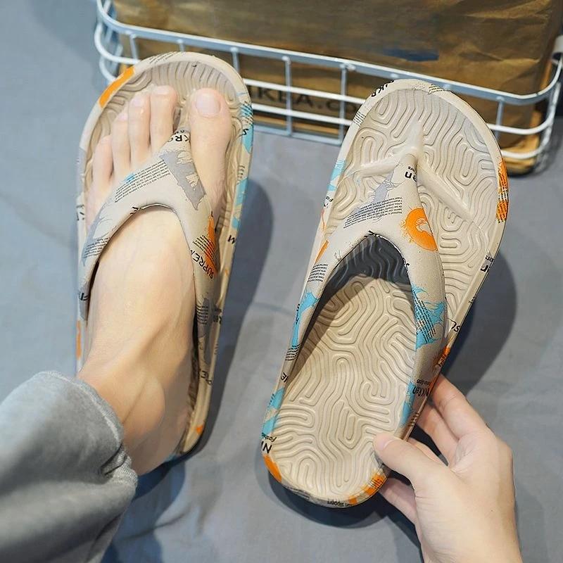 Модная пляжная мужская обувь шлепанцы на платформе слайды шиацу для взрослых дизайнерская роскошная низкая цена веселый тренд 2025 резина модные мужские тапочки