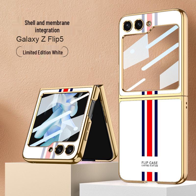 Защитный и стильный чехол для Samsung Galaxy Z Flip 5 - Ударопрочный и креативный.