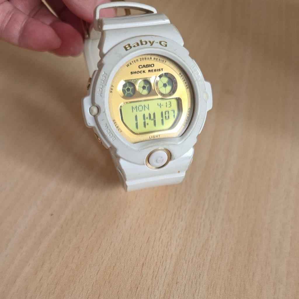 Б/у Цифровые часы CASIO Baby-G Белые SHOCK RESIST