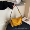 New Simple Underarm Bag Women's High-end Shoulder Bag Baguette Bag Casual Commuter Messenger Bag Bag
