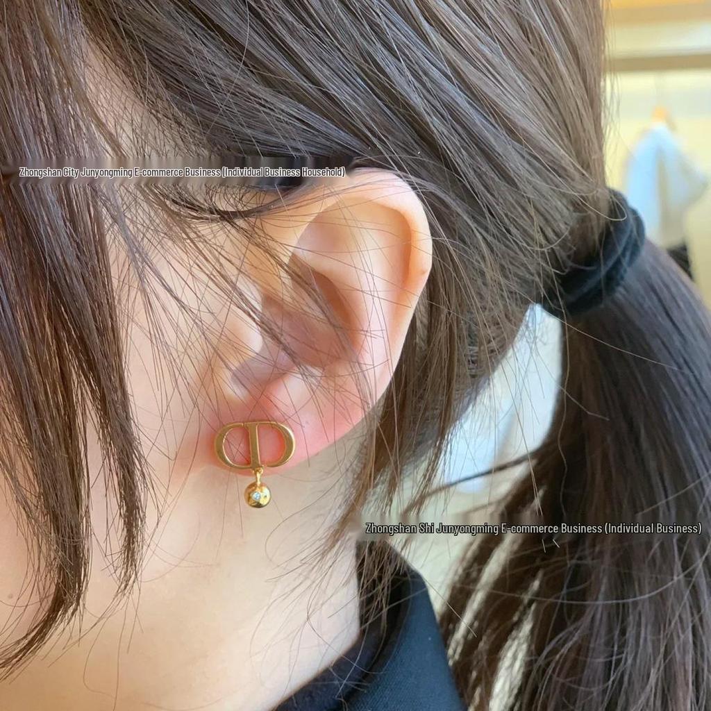 В наличии: Женские Серьги-Звезды с Кисточкой CD и Бриллиантовым Гвоздиком из Серебра 925 пробы