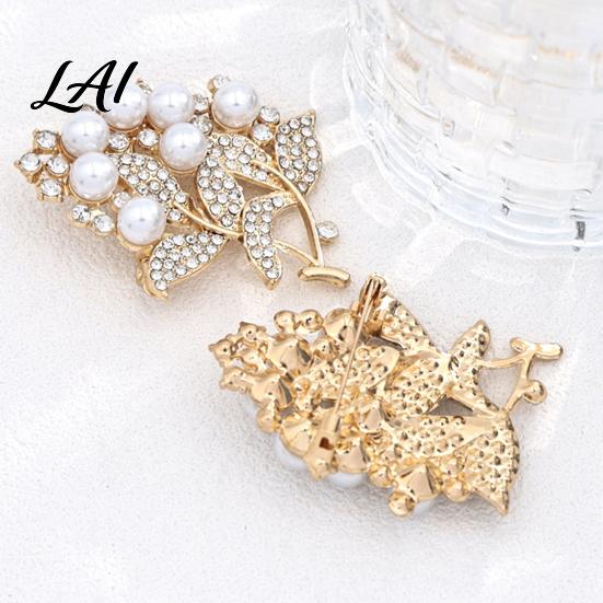 Sturdy Metal Brooch Flower Branch with Decorative Lapel Rhinestones Faux Pearls Pin Floral for Wedding Party Dainty Jewelry Accessory Women