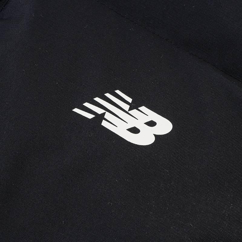 New Balance Женские пуховые жилеты Черный Стойка умеренная Другое AWV53383-BK