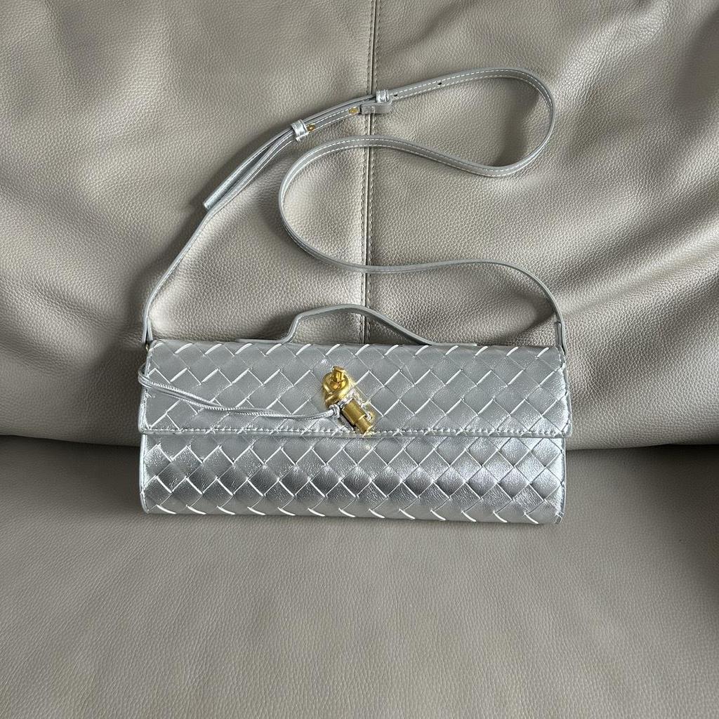 2024 Spring Hand-Woven Crossbody Baguette Bag - European & American Fashion Style