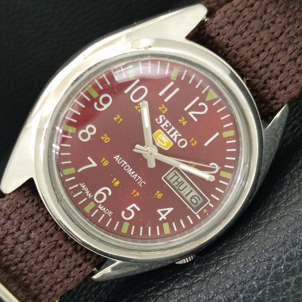 ВИНТАЖНЫЕ АВТОМАТИЧЕСКИЕ ЧАСЫ SEIKO 5 7006A ЯПОНИЯ МУЖСКИЕ С БОРДОВЫМ ЦИФЕРБЛАТОМ a708518-1