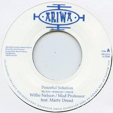 7-дюймовая пластинка WILLIE NELSON, MAD PROFESSOR, MARTY - Peaceful Solution / Panther Dub ARI227 Ariwa UK 2008 UK Регги, Ска и Даб
