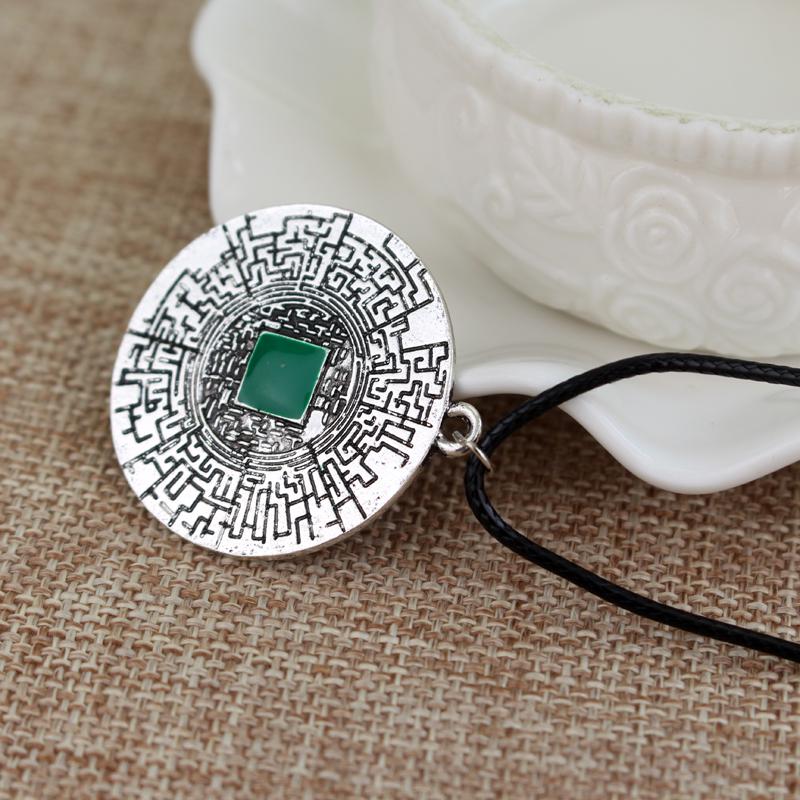 The Maze Runner Labyrinth Pendant Thomas Leather Necklace Fashion Movies Jewelry for Men Women