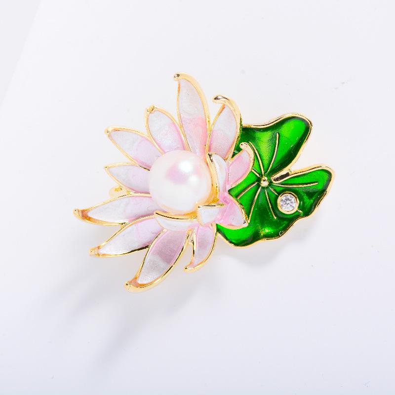Fashion Pink Flower Brooches Women Simulated Pearl Classic Beauty Water Plants Party Office Brooch Pins Gifts